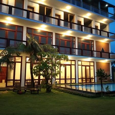 Hi Win Hotel Chilaw Exteriör bild