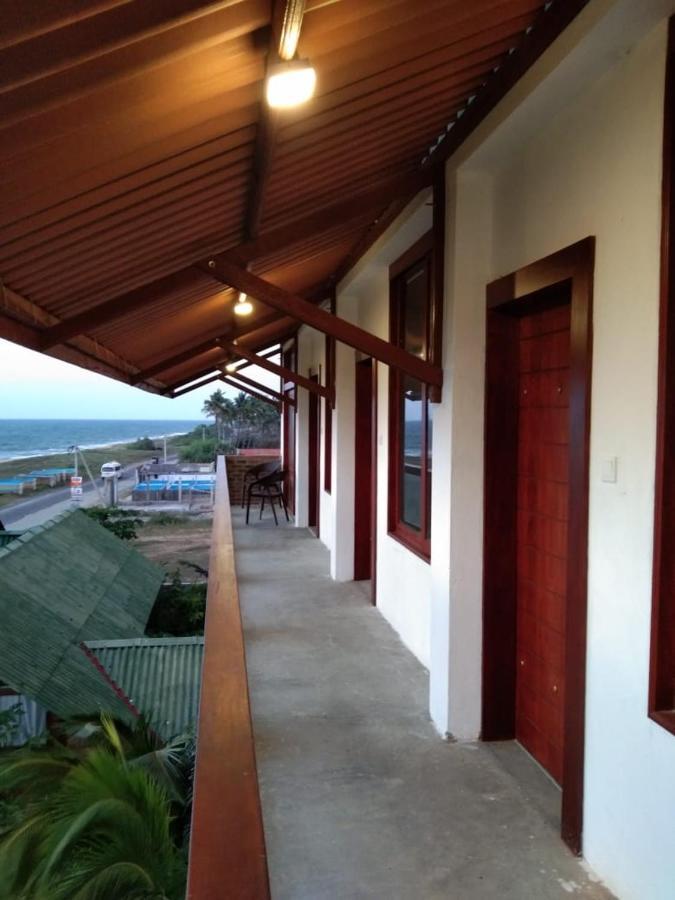 Hi Win Hotel Chilaw Exteriör bild