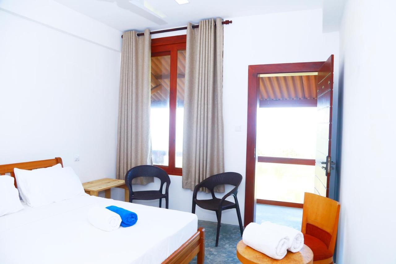 Hi Win Hotel Chilaw Exteriör bild