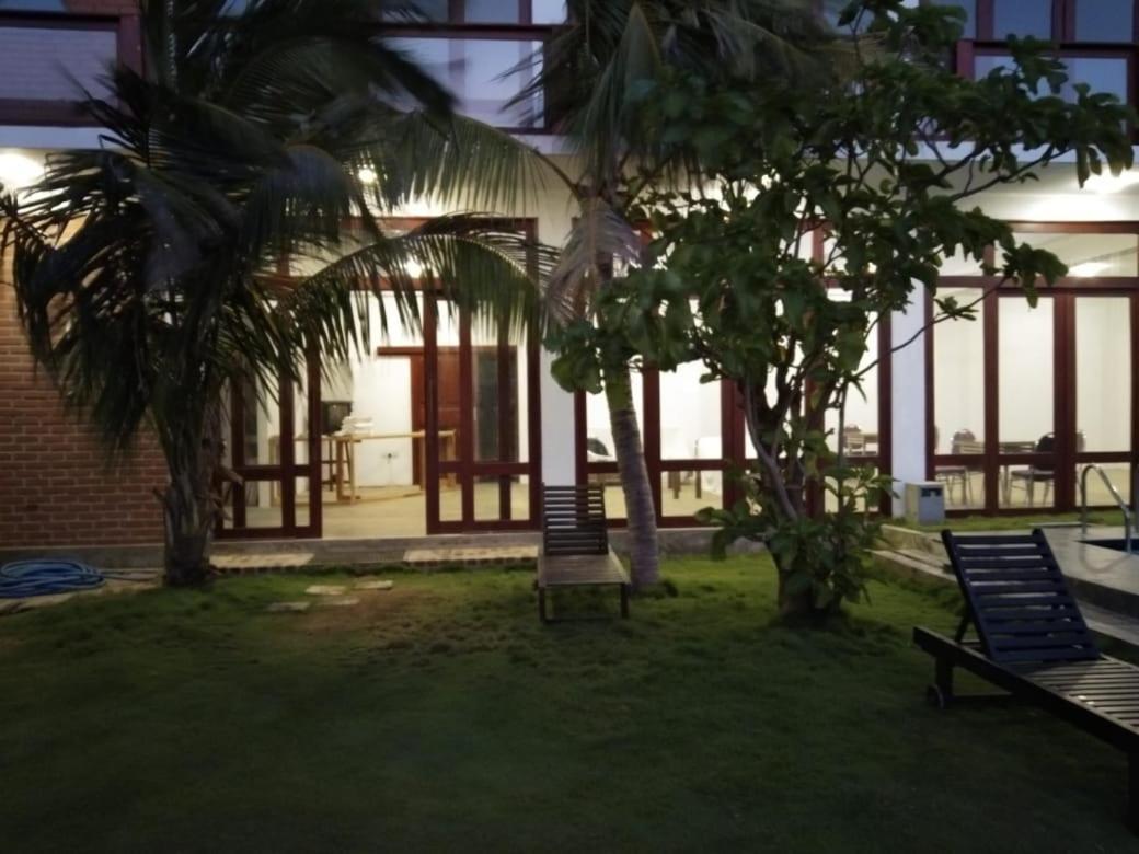 Hi Win Hotel Chilaw Exteriör bild