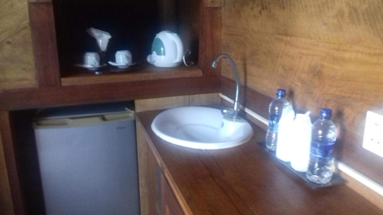 Hi Win Hotel Chilaw Exteriör bild