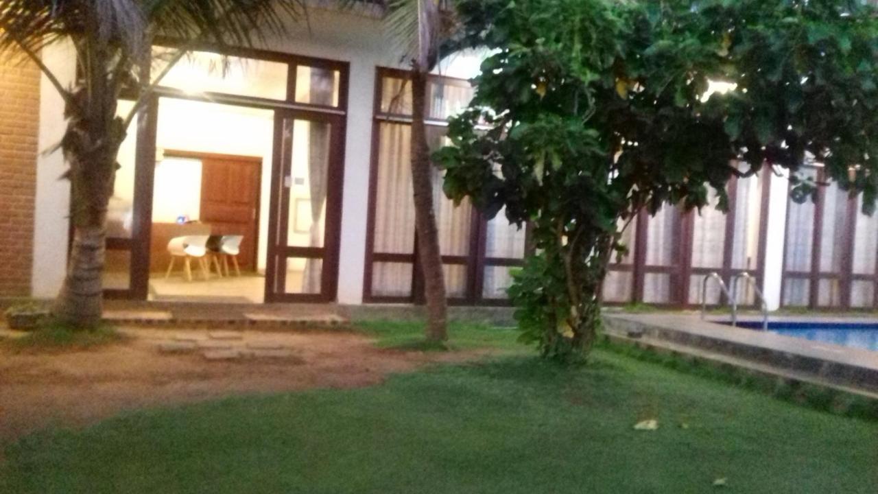 Hi Win Hotel Chilaw Exteriör bild