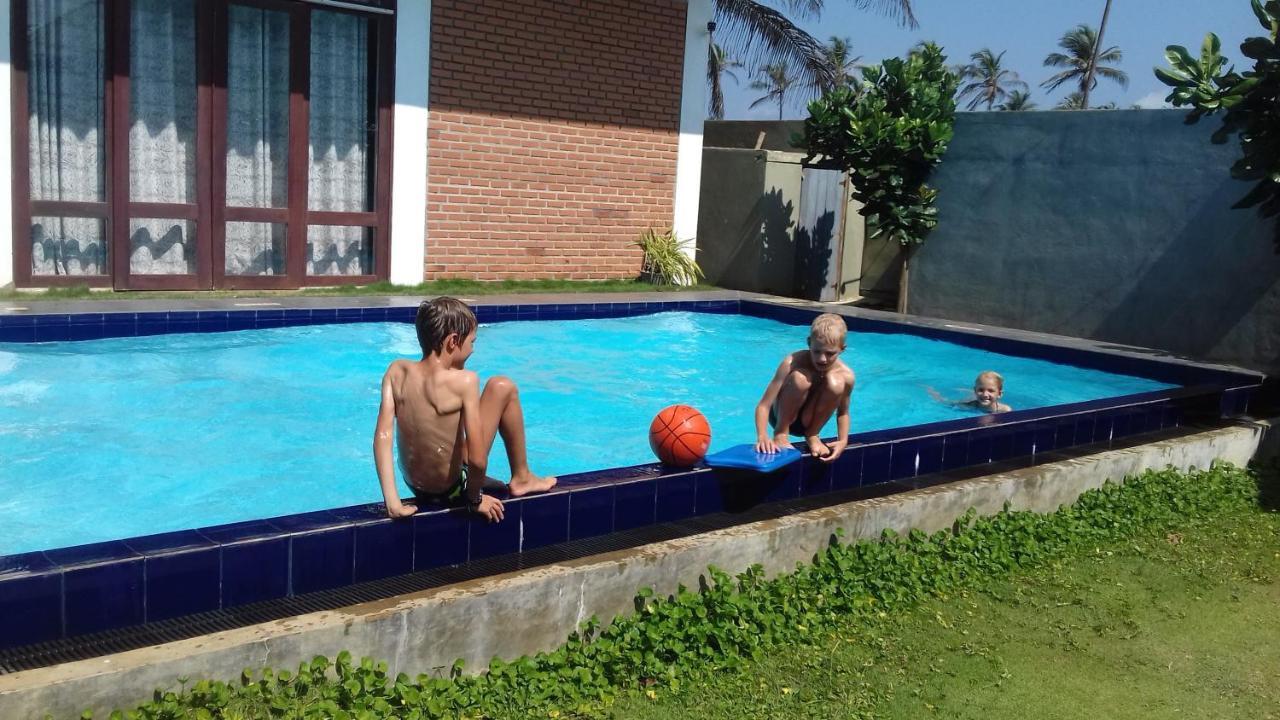Hi Win Hotel Chilaw Exteriör bild