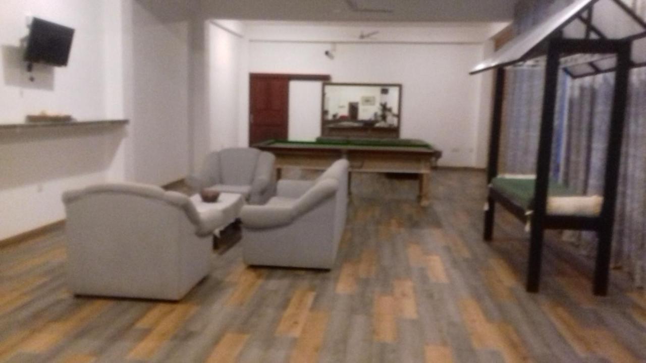 Hi Win Hotel Chilaw Exteriör bild
