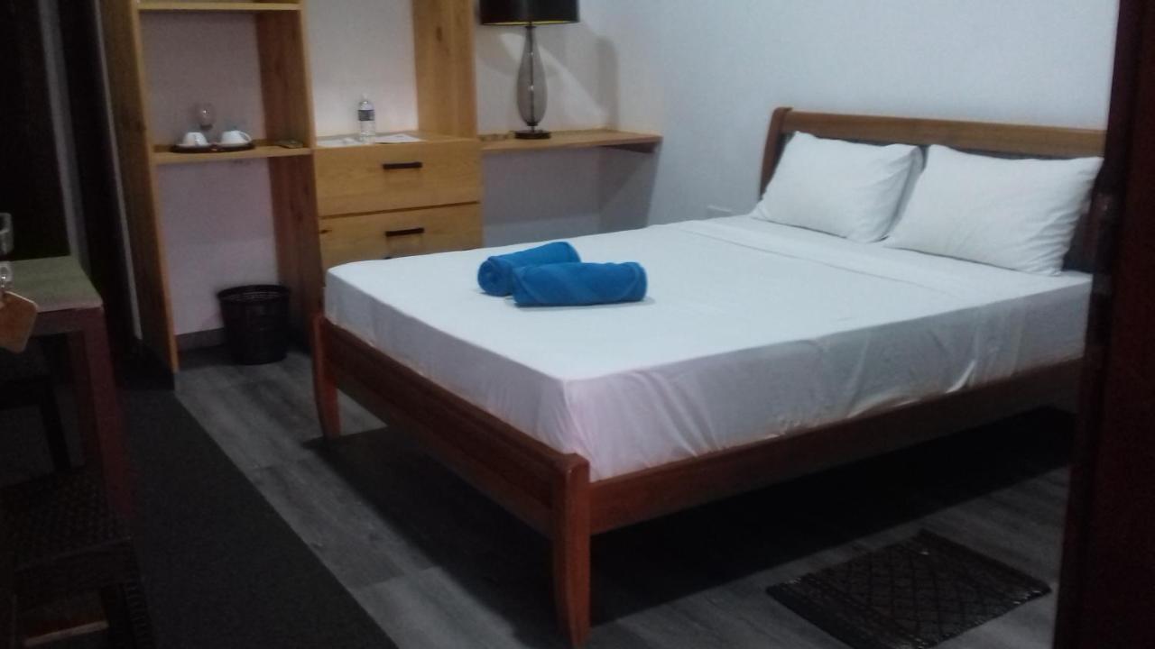 Hi Win Hotel Chilaw Exteriör bild