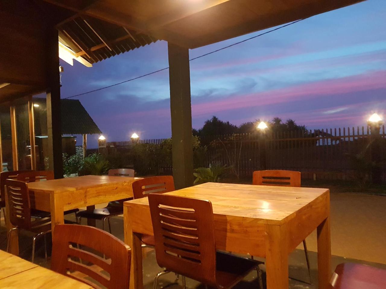 Hi Win Hotel Chilaw Exteriör bild