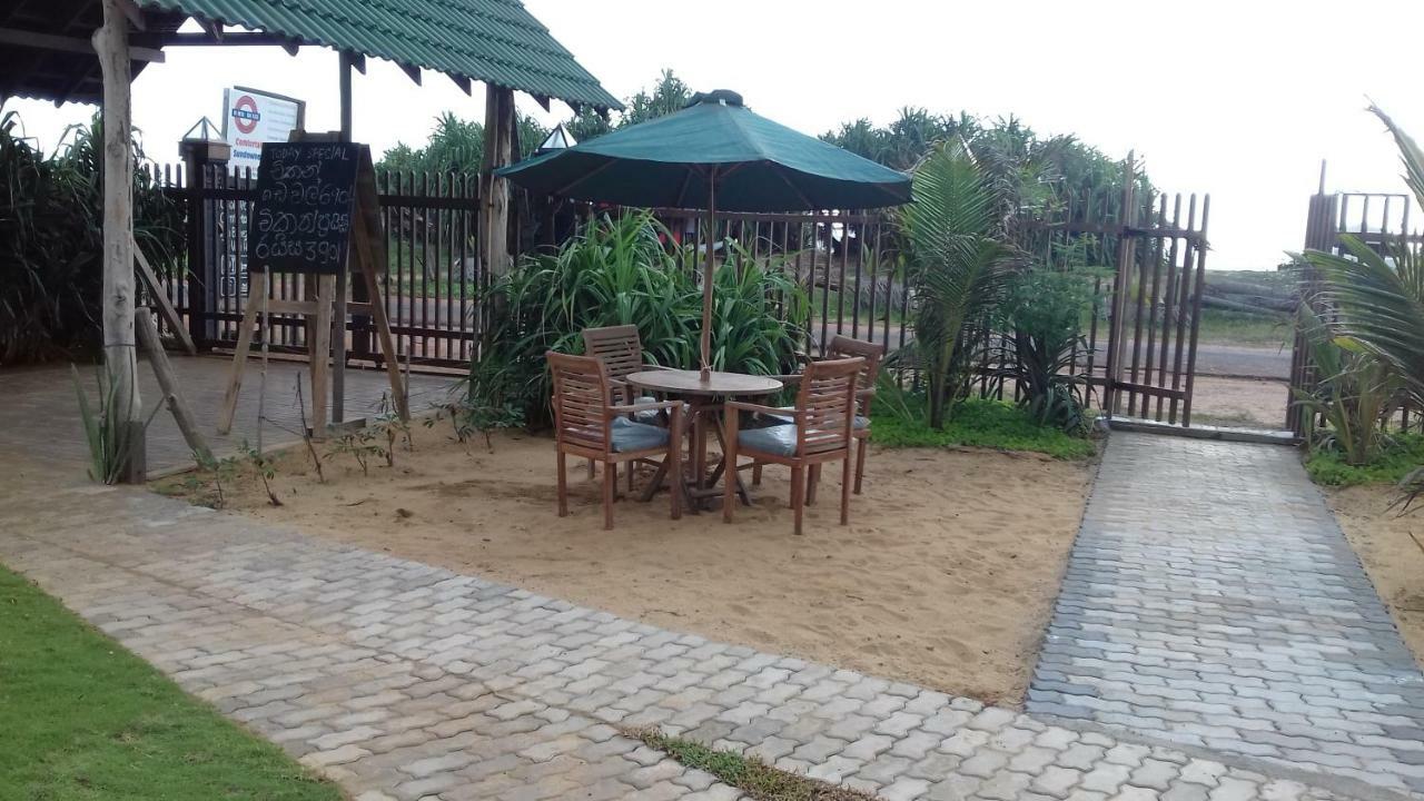 Hi Win Hotel Chilaw Exteriör bild