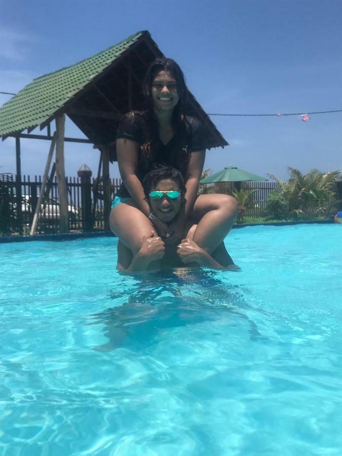 Hi Win Hotel Chilaw Exteriör bild